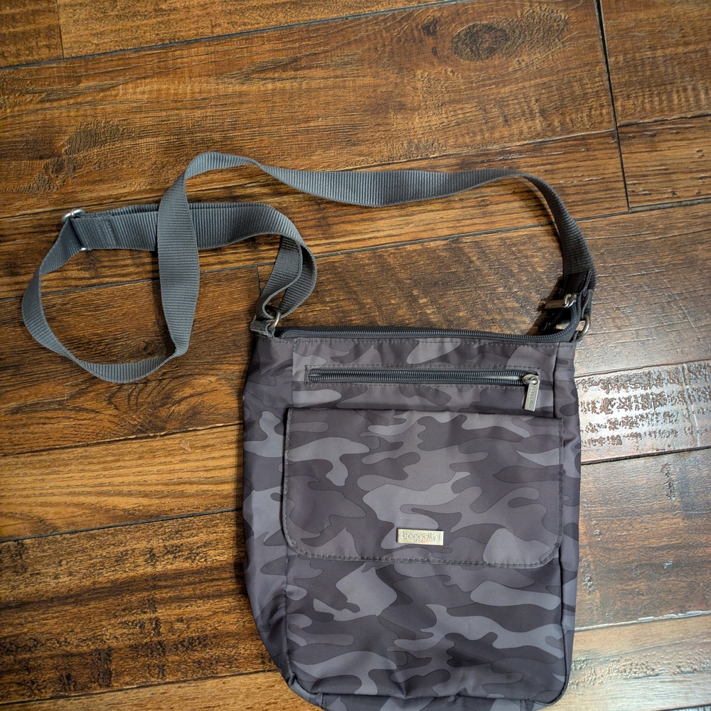 Baggallini Gray Camouflage Town Bag